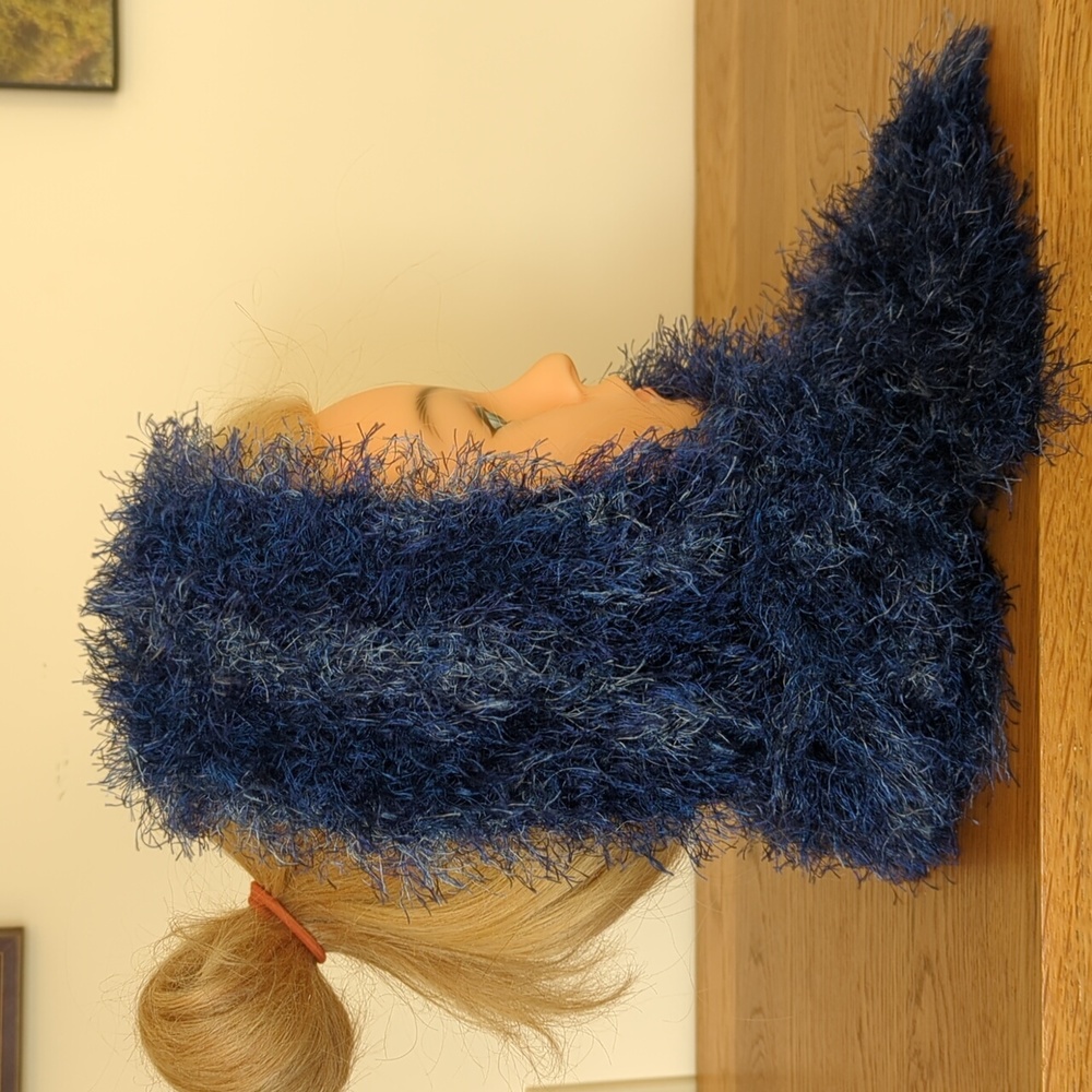 Hand Made Hand Knit Winter Blue Scarf - Picture 3 of 6